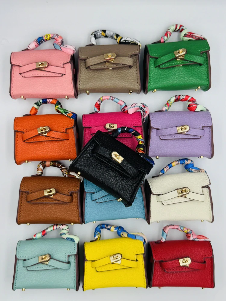 Kabelka kožený přívěsek klíčenka kryt pouzdro Airpods 1 2 3 Pro2 hit 2025 ideální dárek pro ženu světle modrá